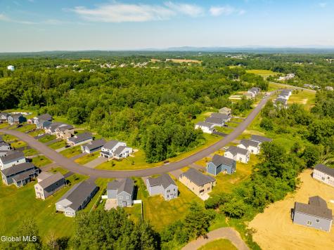 27 Wheatfield Way Clifton Park NY 12118
