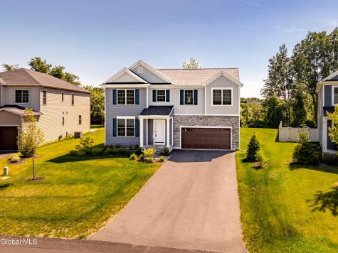 27 Wheatfield Way Clifton Park NY 12118