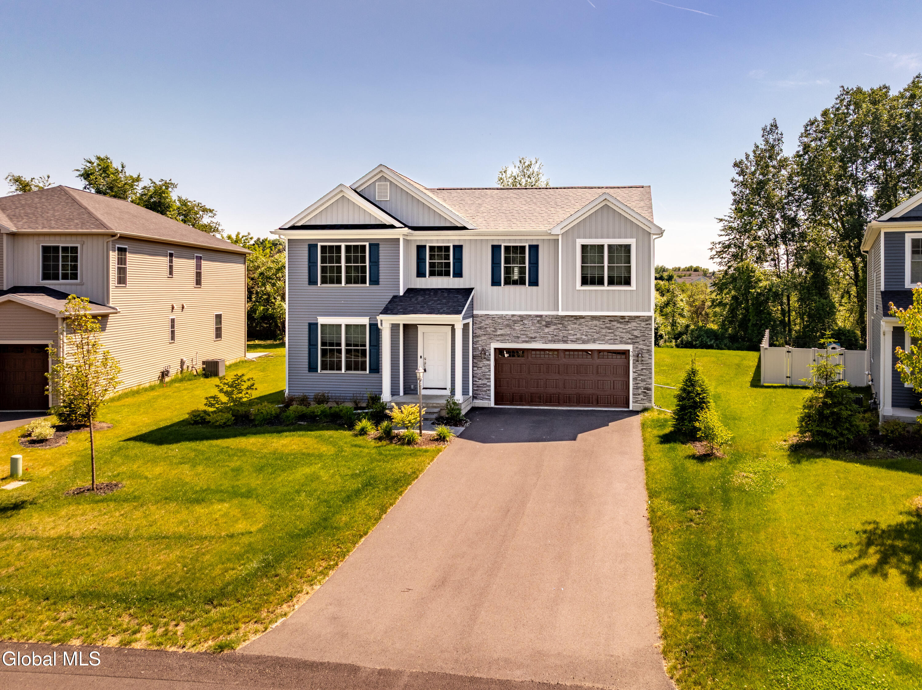 27 Wheatfield Way Clifton Park NY 12118
