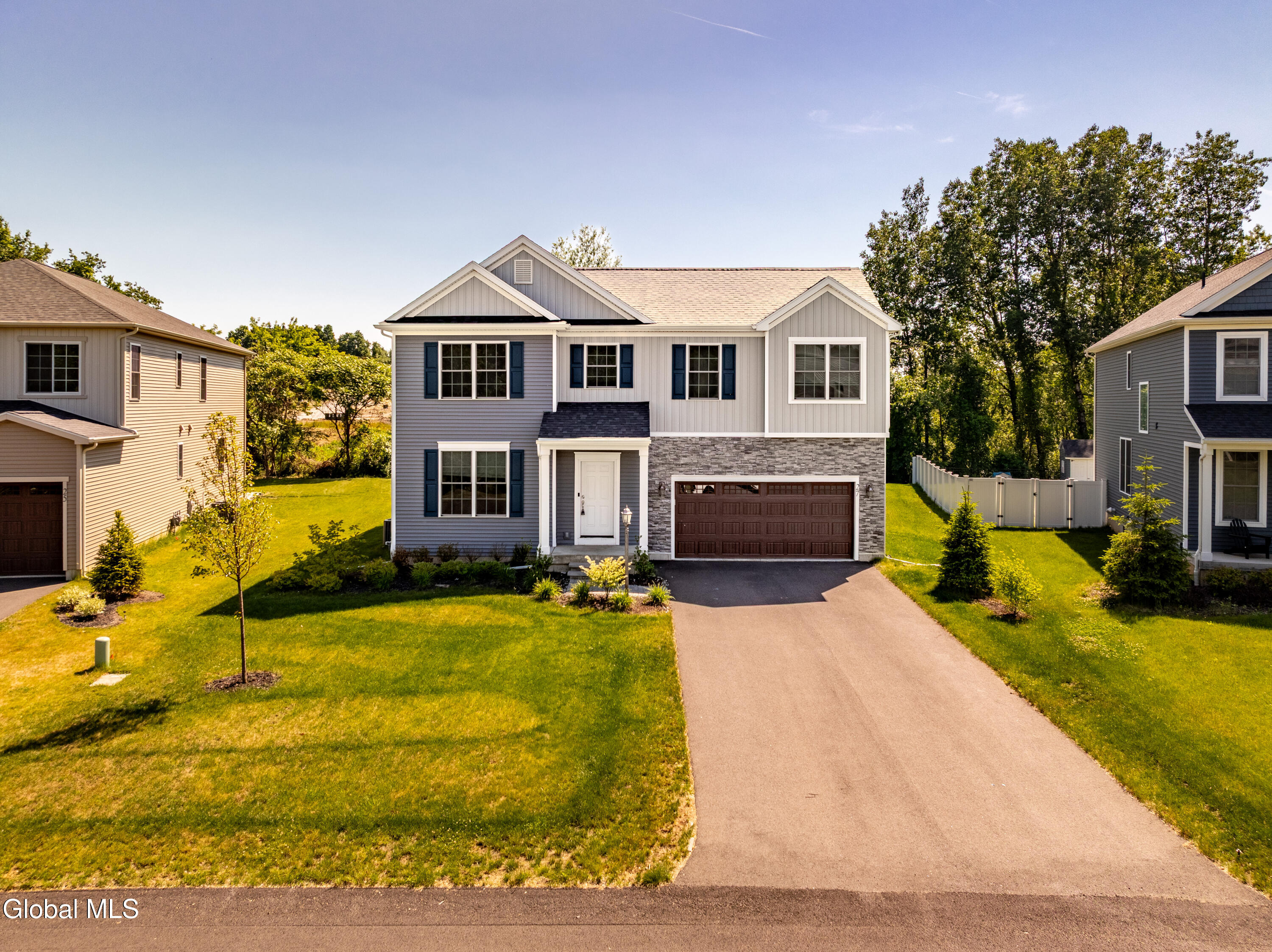 27 Wheatfield Way Clifton Park NY 12118