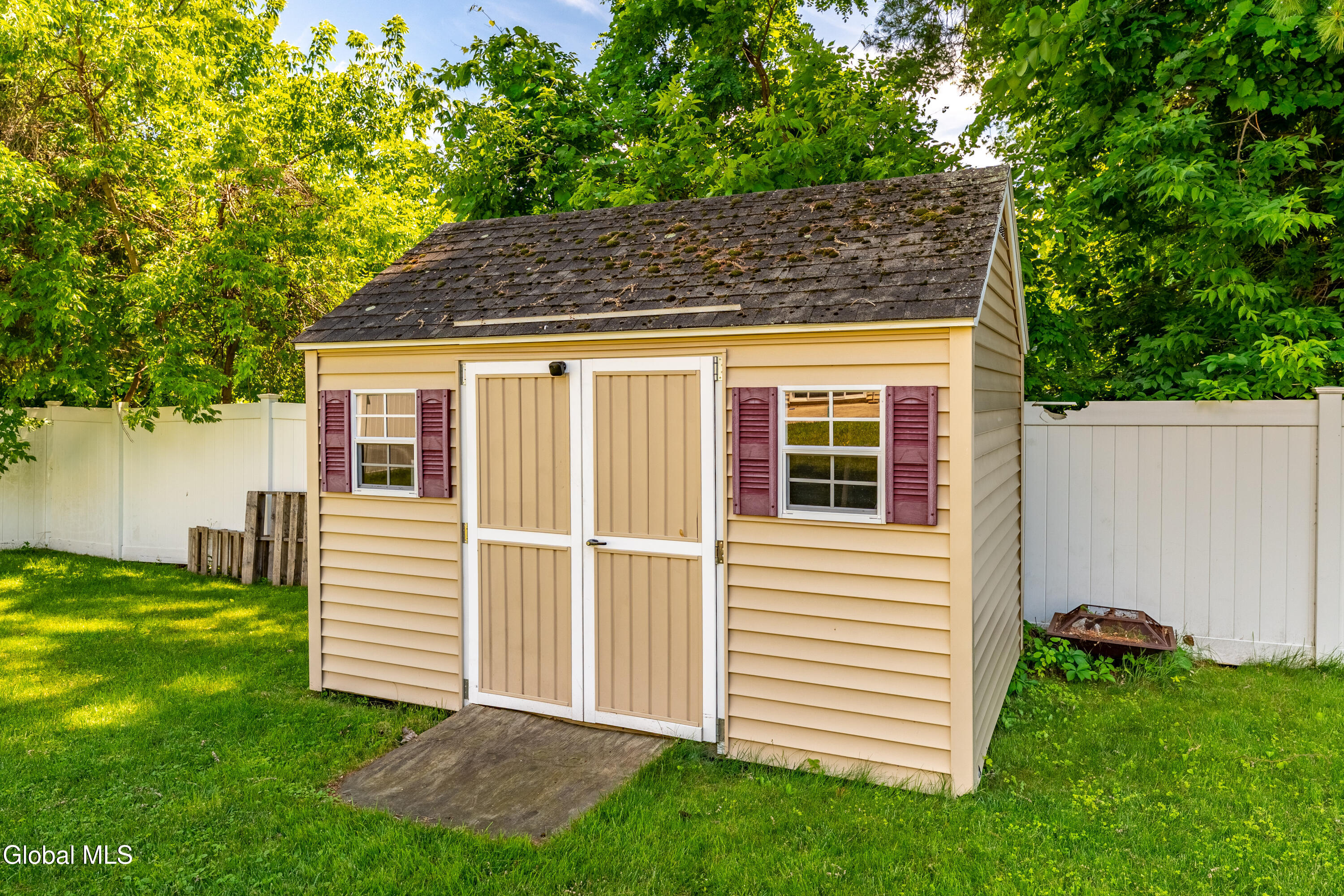 14 Booth Street Colonie NY 12205