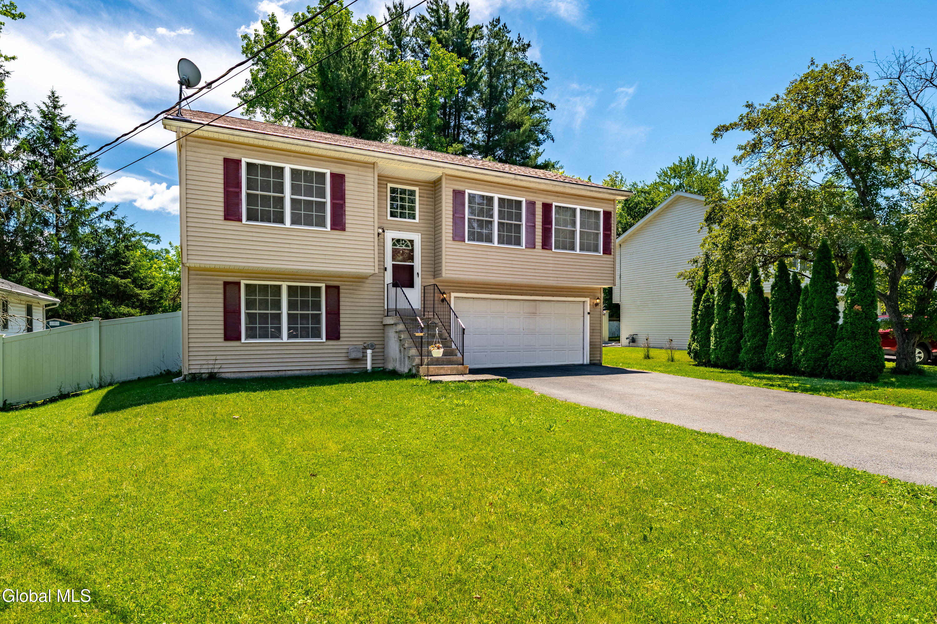 14 Booth Street Colonie NY 12205