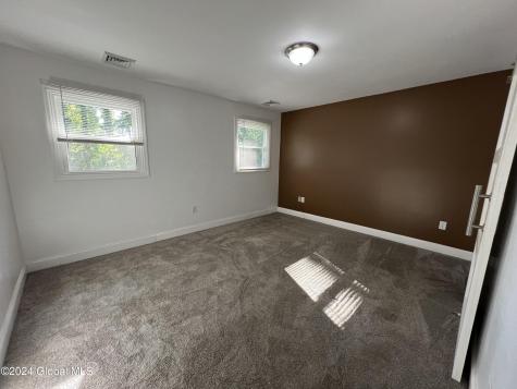 30 Penny Royal Road Malta NY 12020