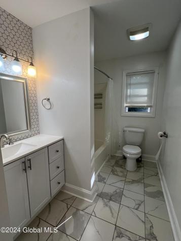 30 Penny Royal Road Malta NY 12020