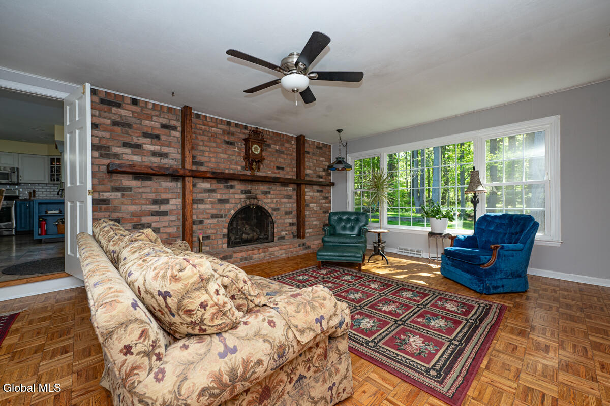 573 Jefferson Court Guilderland NY 12084
