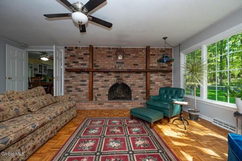 573 Jefferson Court Guilderland NY 12084