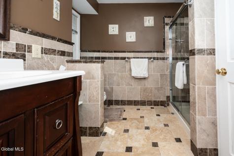 573 Jefferson Court Guilderland NY 12084