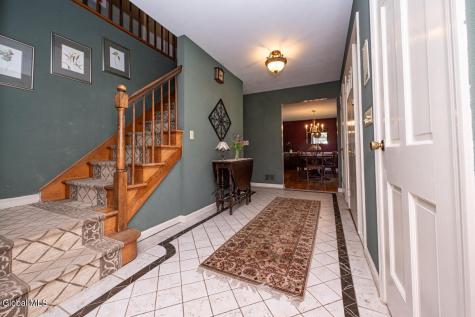573 Jefferson Court Guilderland NY 12084