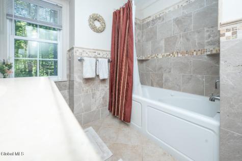 573 Jefferson Court Guilderland NY 12084
