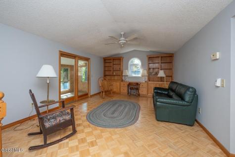 573 Jefferson Court Guilderland NY 12084