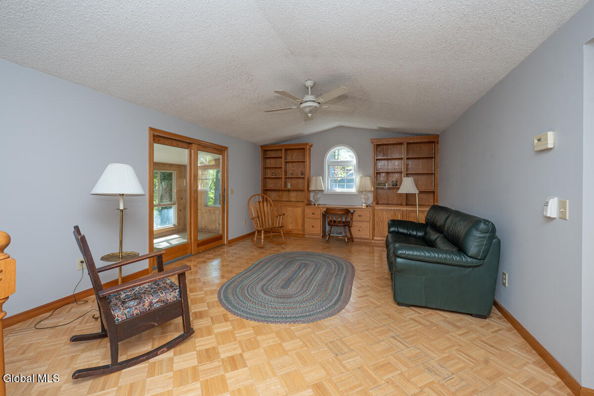 573 Jefferson Court Guilderland NY 12084
