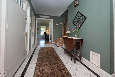 573 Jefferson Court Guilderland NY 12084