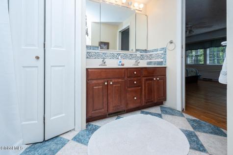 573 Jefferson Court Guilderland NY 12084