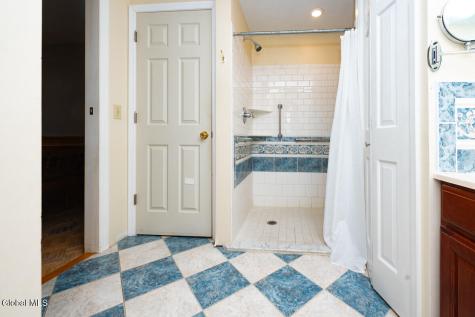 573 Jefferson Court Guilderland NY 12084