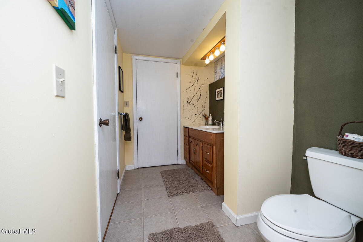 573 Jefferson Court Guilderland NY 12084