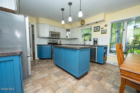 573 Jefferson Court Guilderland NY 12084