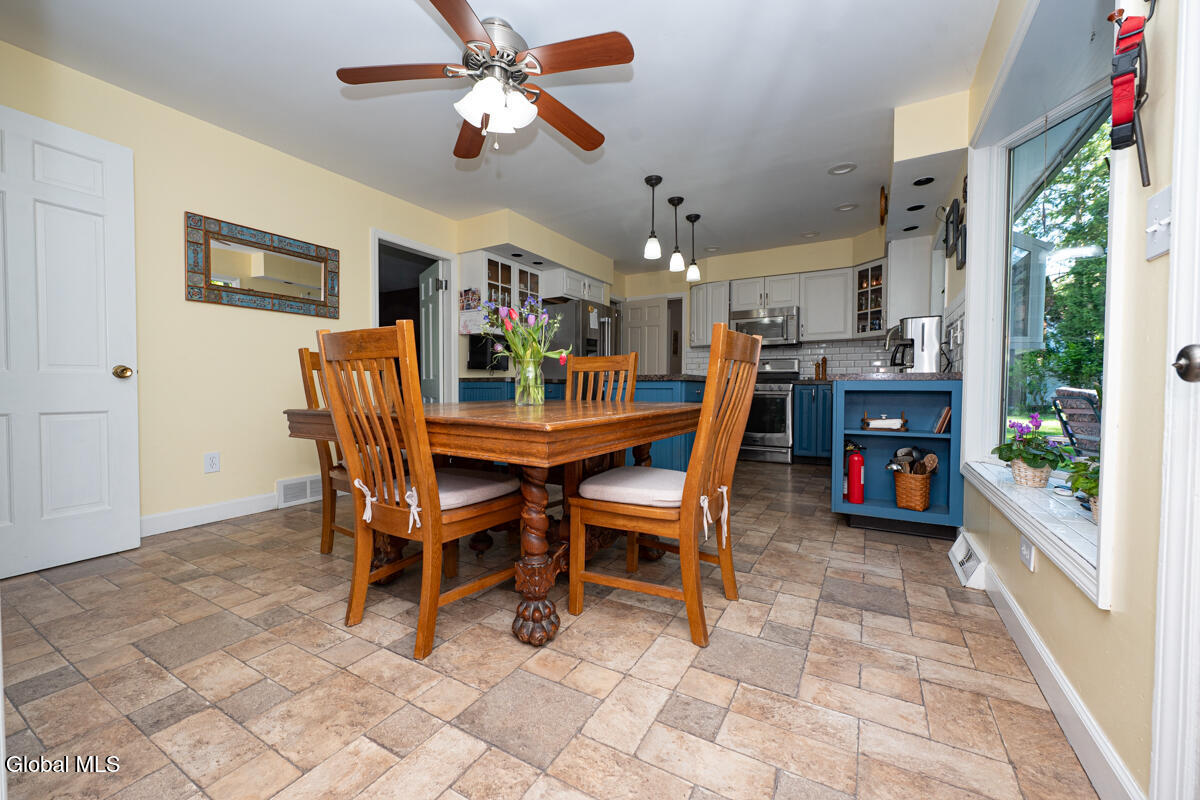 573 Jefferson Court Guilderland NY 12084