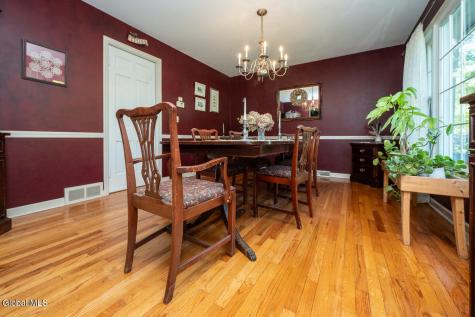 573 Jefferson Court Guilderland NY 12084