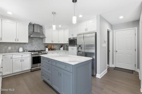 48 Egmont Court Delmar NY 12054