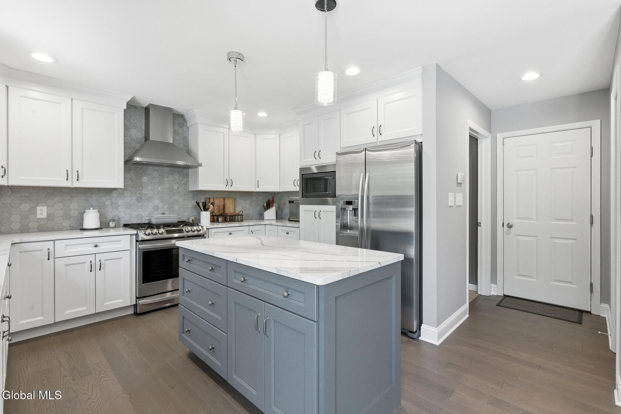 48 Egmont Court Delmar NY 12054