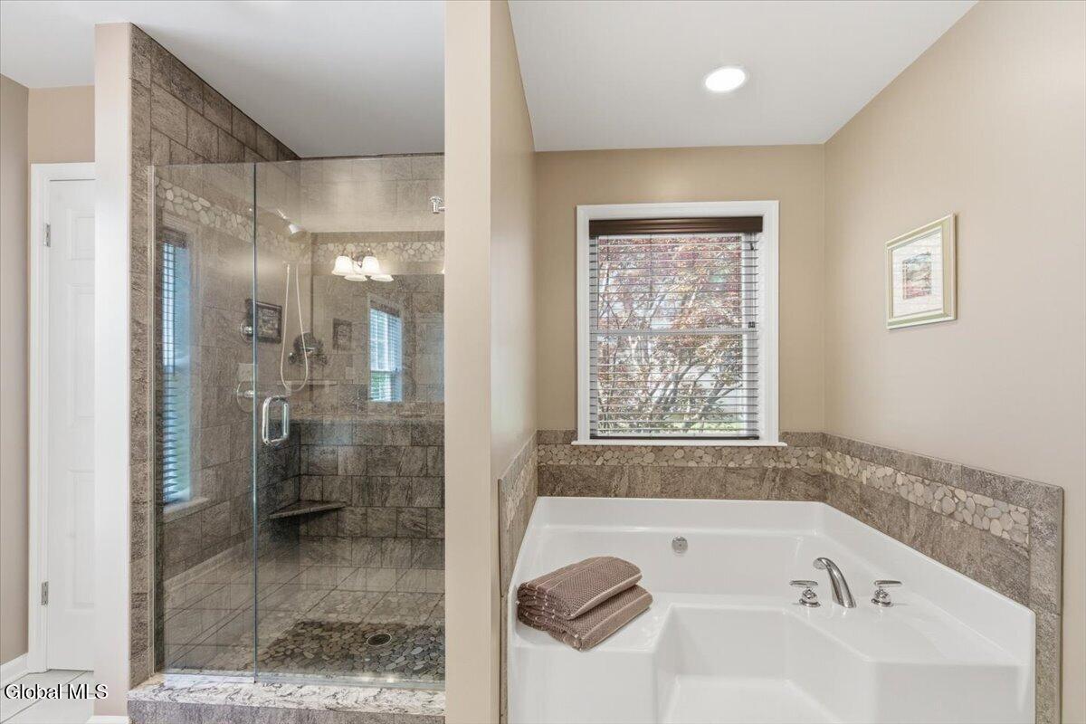 48 Egmont Court Delmar NY 12054