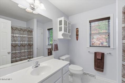 48 Egmont Court Delmar NY 12054