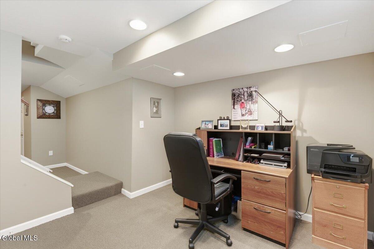 48 Egmont Court Delmar NY 12054