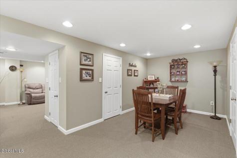 48 Egmont Court Delmar NY 12054
