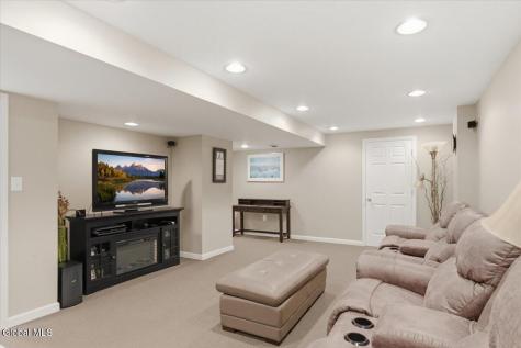 48 Egmont Court Delmar NY 12054