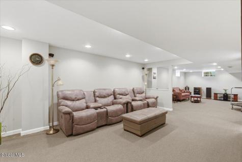 48 Egmont Court Delmar NY 12054