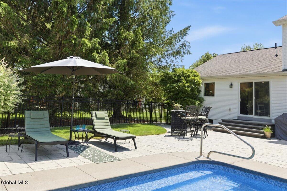 48 Egmont Court Delmar NY 12054