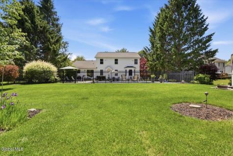 48 Egmont Court Delmar NY 12054