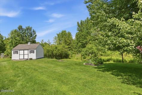 48 Egmont Court Delmar NY 12054