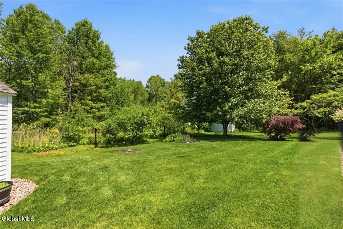 48 Egmont Court Delmar NY 12054