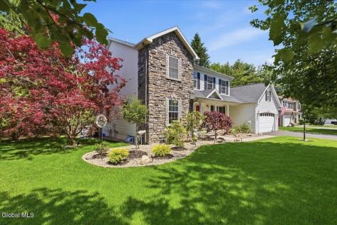 48 Egmont Court Delmar NY 12054