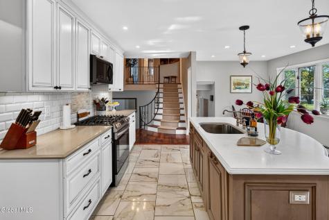 9 Valente Drive Wynantskill NY 12198