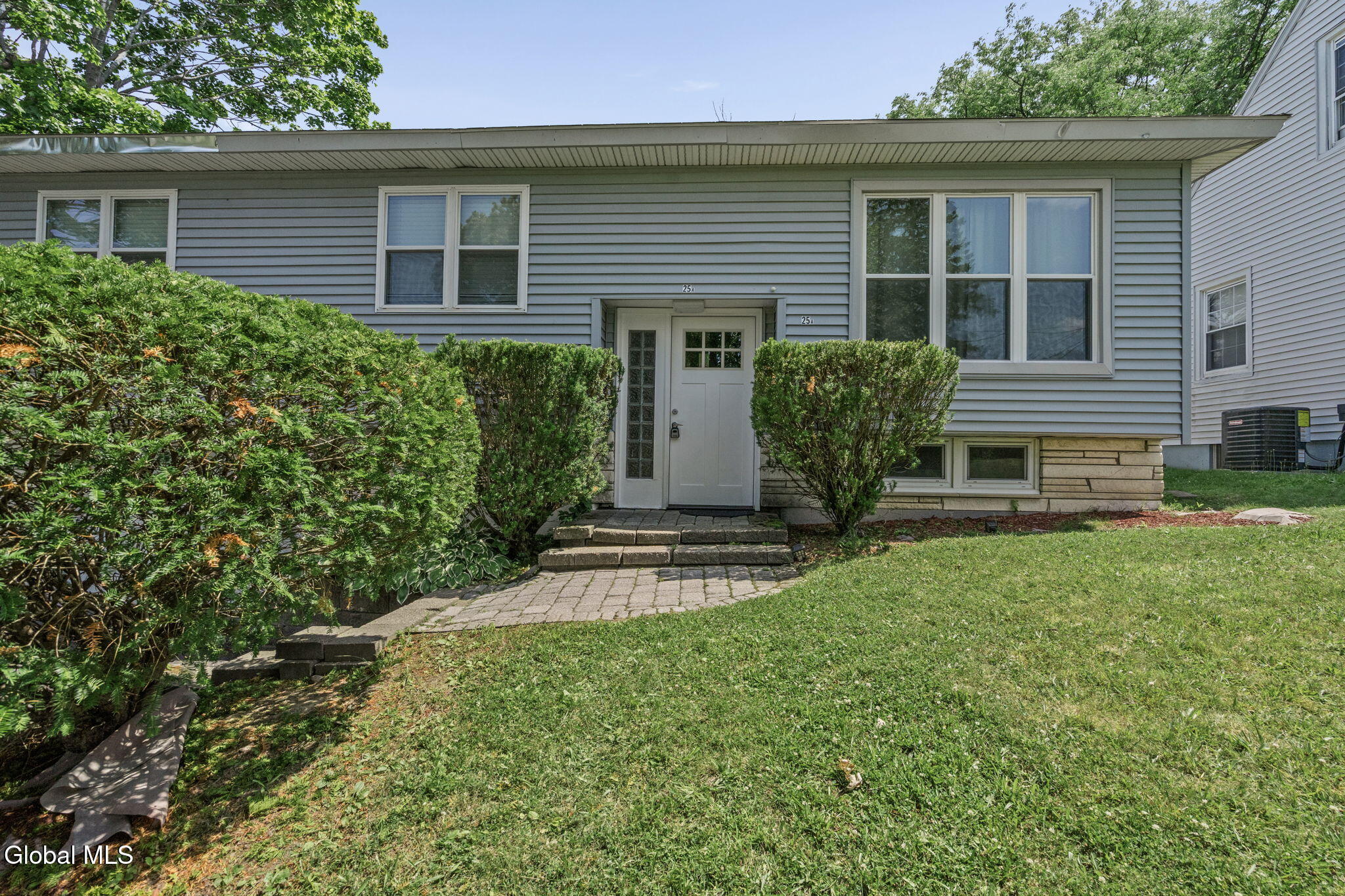 25 Edgecomb Street Albany NY 12209