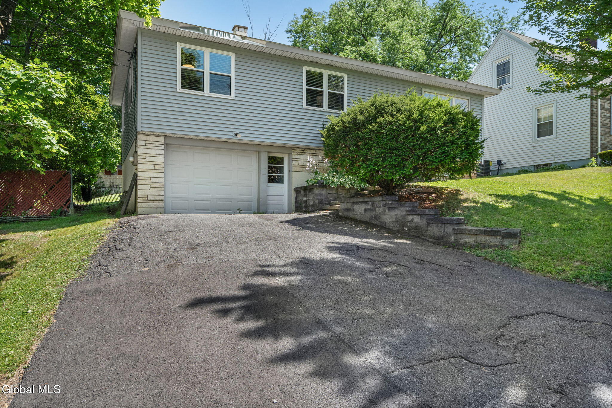25 Edgecomb Street Albany NY 12209