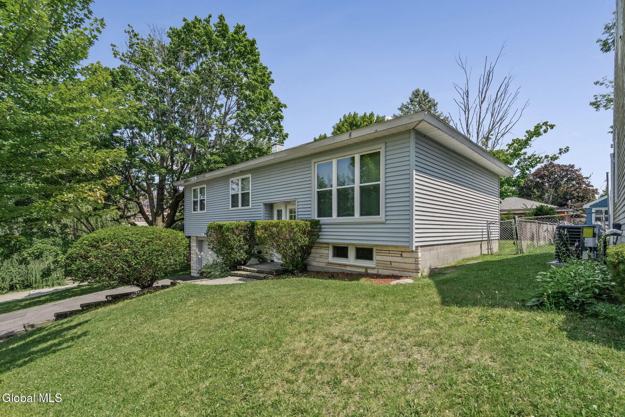 25 Edgecomb Street Albany NY 12209