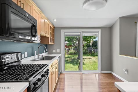 25 Edgecomb Street Albany NY 12209