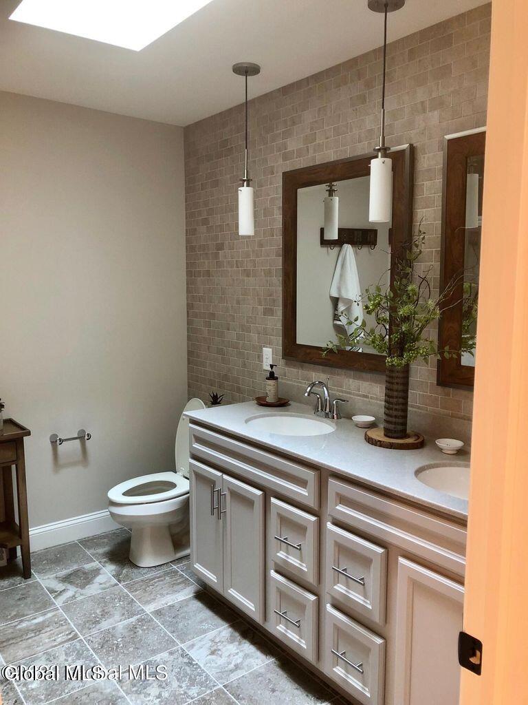 33 Wetherby Court Cohoes NY 12047