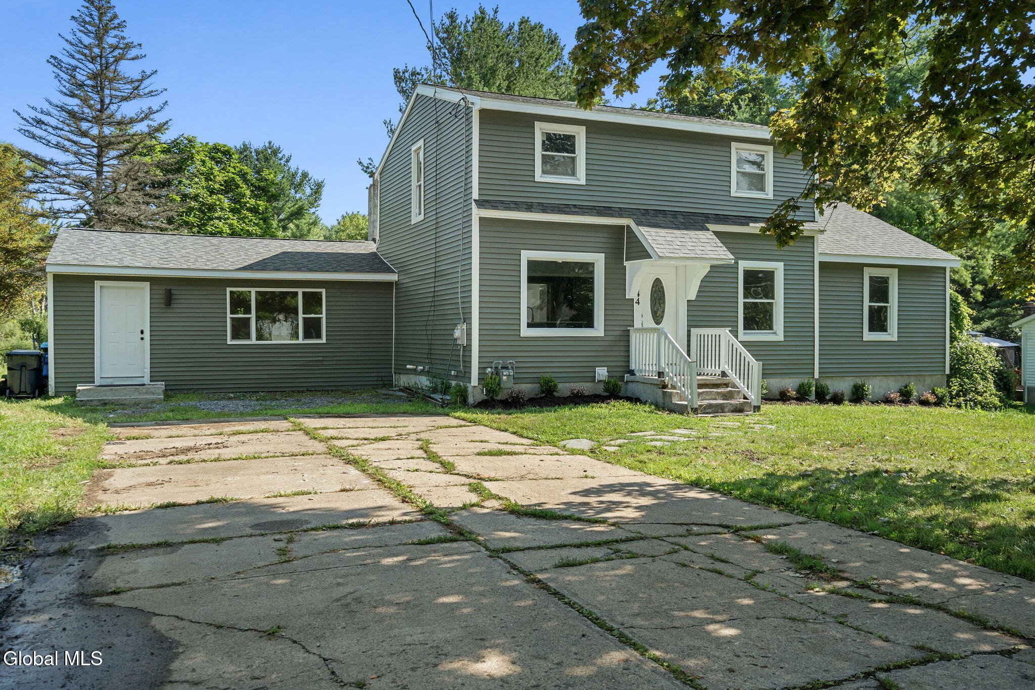 44 Onderdonk Road Schenectady NY 12302