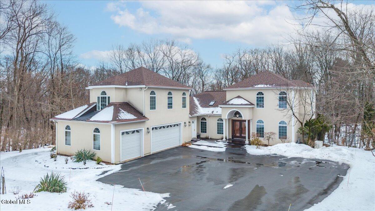 108 Woods Lane Colonie NY 12204