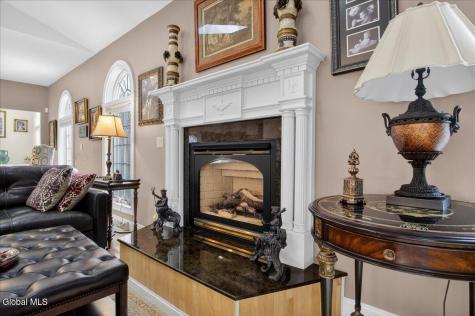 108 Woods Lane Colonie NY 12204