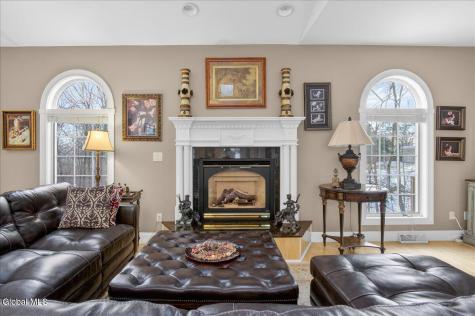 108 Woods Lane Colonie NY 12204