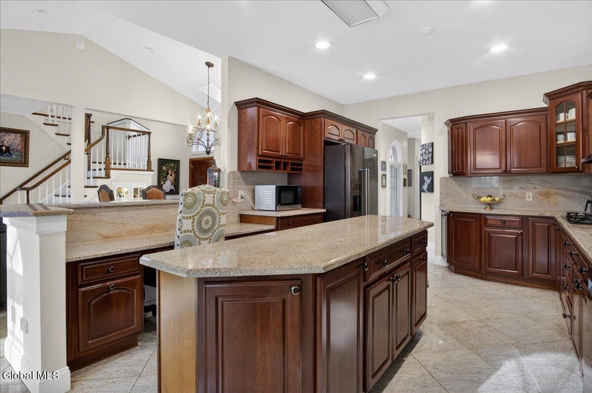 108 Woods Lane Colonie NY 12204