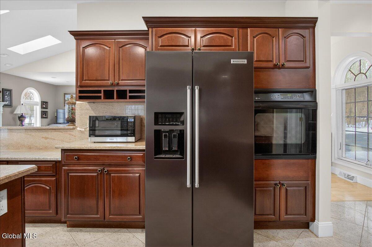 108 Woods Lane Colonie NY 12204