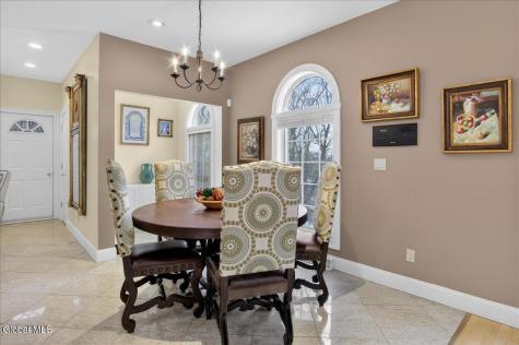 108 Woods Lane Colonie NY 12204