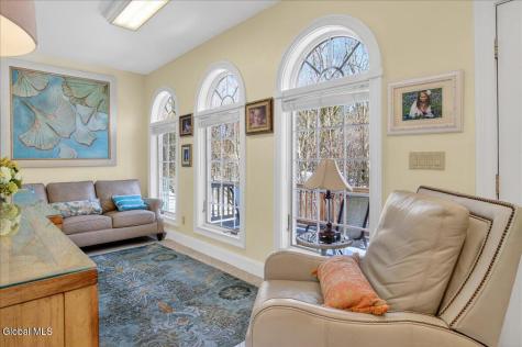 108 Woods Lane Colonie NY 12204