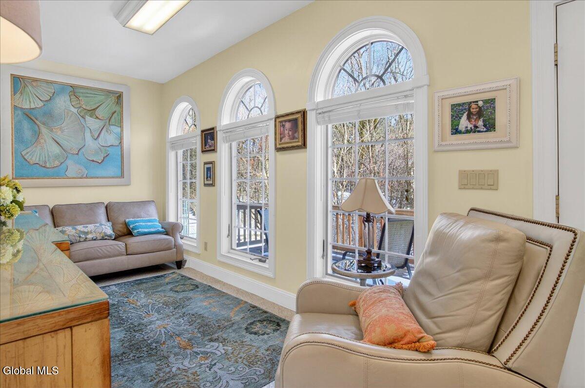 108 Woods Lane Colonie NY 12204